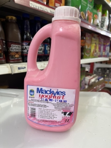 Mackyies Yoghurt  Strawberry 1Ltr