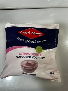 Fresh Dairy Strawberry flavoured 400ml- Sacket