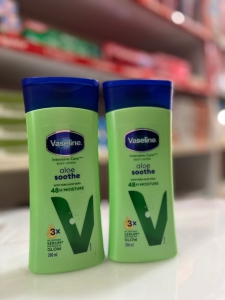 Vaseline Intensive Care Aloe Soothe 200ml