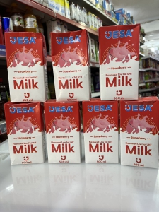 Jesa Strawberry Flavoured Low Fat Milk 500ml