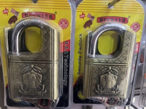 Padlock Buckler With Lion Head