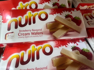 Nutro Cream Wafers Strawberry Flavoured 150g
