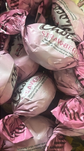 Riham Choc strawberry 1pc