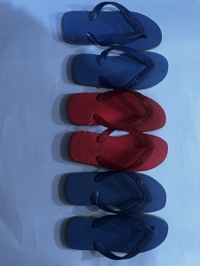 Umoja Slippers Size 5